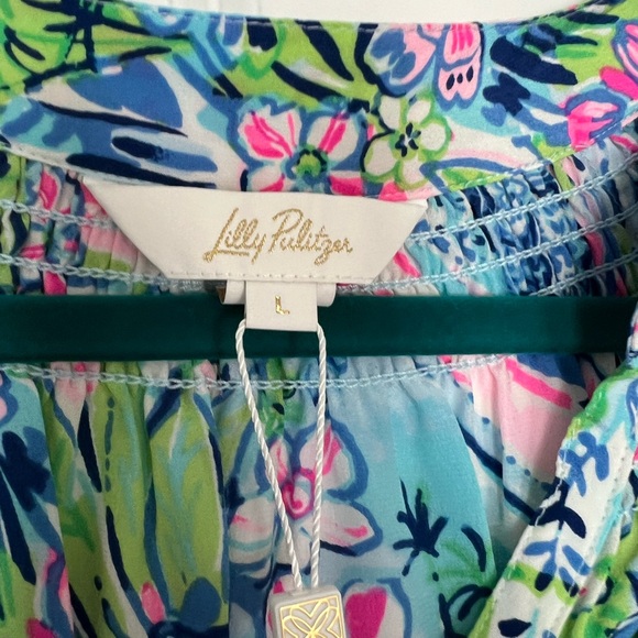 NWT Lilly Pulitzer Elsa silk top size L. Lilly’s House Anniversary print - Picture 3 of 4